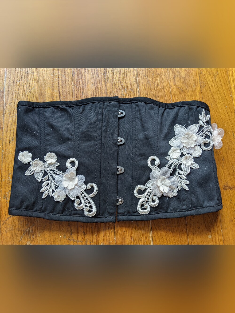 Widow waist cincher.